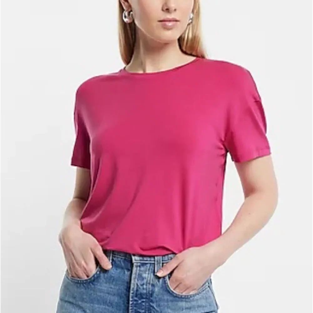 New EXPRESS 2023 Supersoft Relaxed Crew Neck Tee Sz L